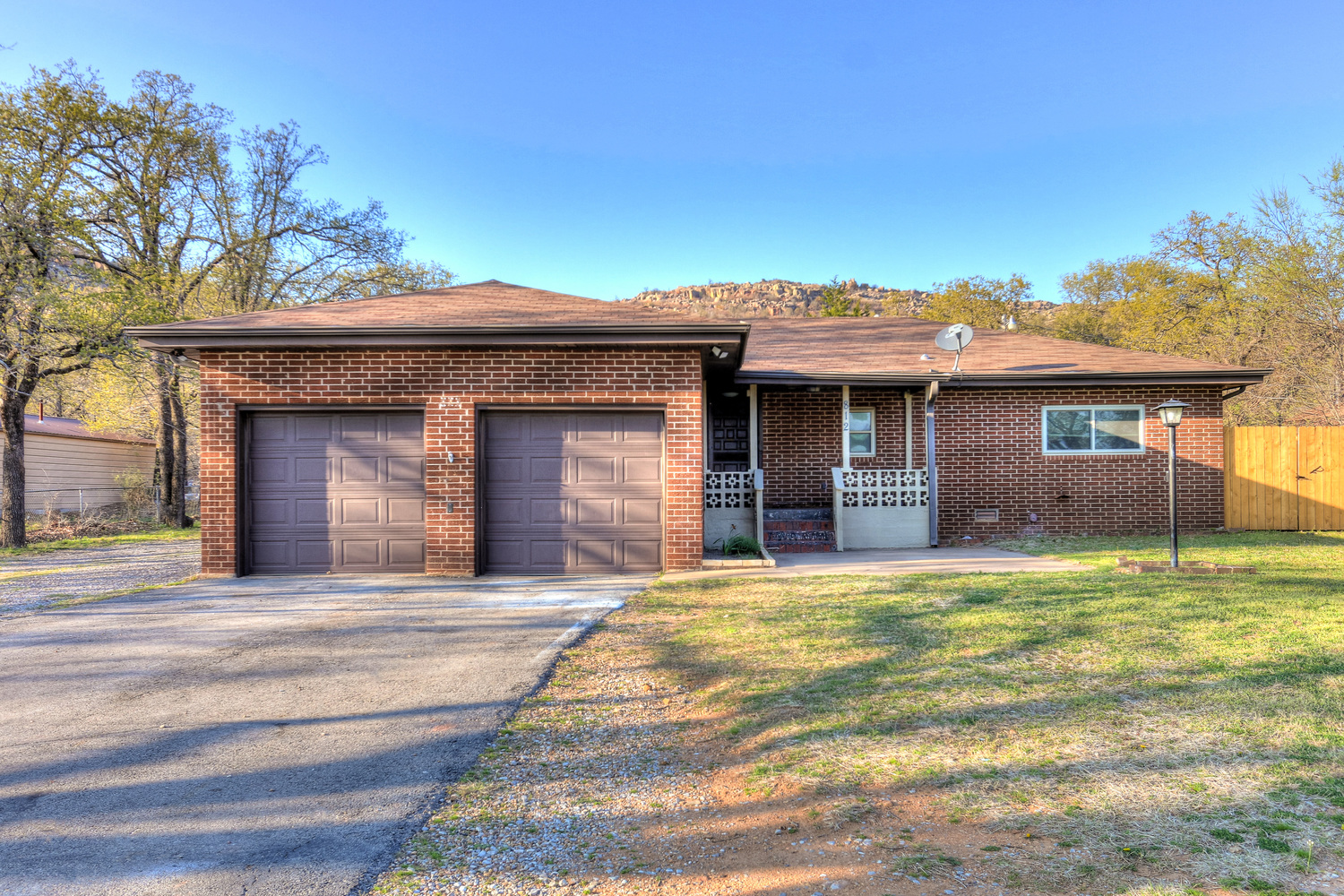 812 East Lake Drive Lawton, Oklahoma 73507 Nested Tours